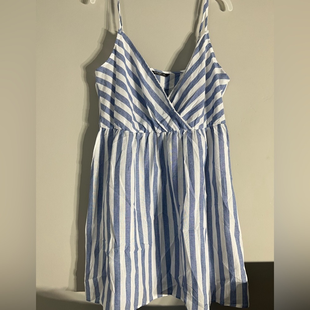 Shein Blue and white striped‎ Drees size xl
